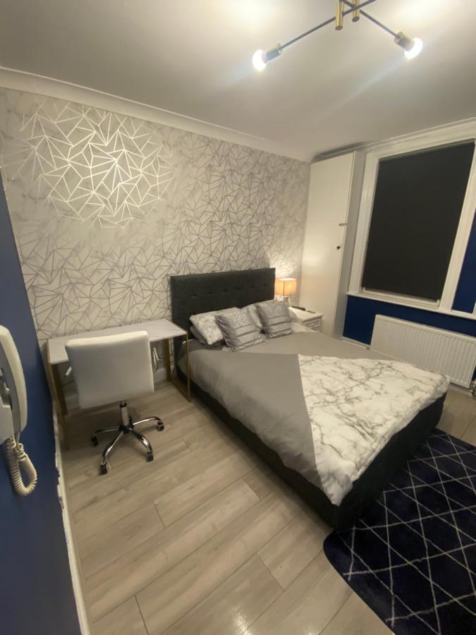 1 Bedroom Luxury Apartments By London City Exterior foto